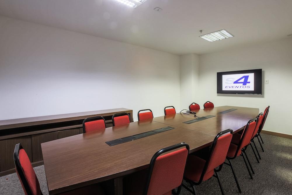 S4 Hotel Aguas Claras Тагуатинга Екстериор снимка